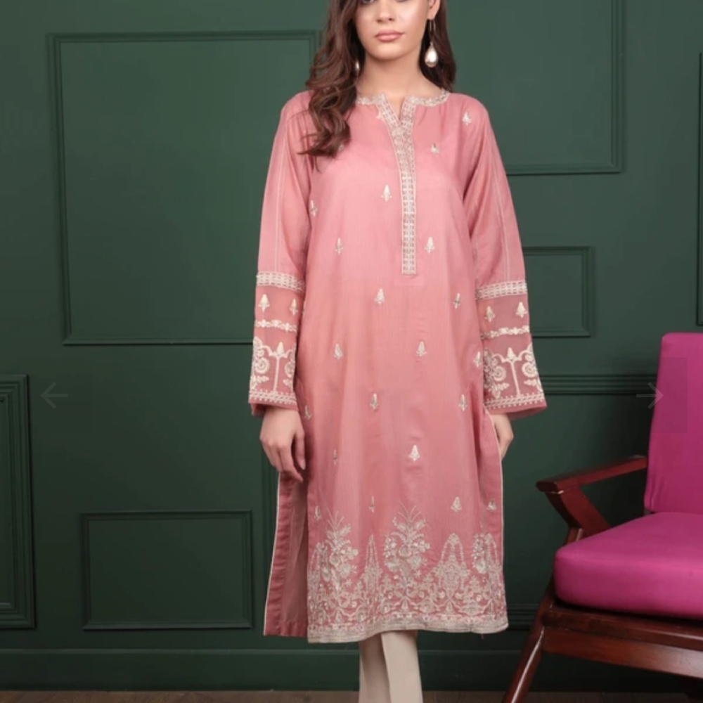 Elegant Pink Embroidered Women's Kurta - Picture 2 of 9